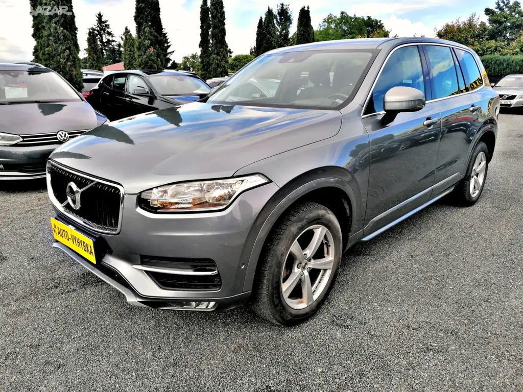 Volvo XC90, D5 AWD Momentum Head-up - fotka 2