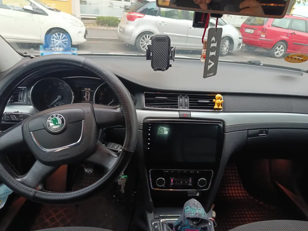 Škoda Superb 2 1.9 TDI 77 kW - fotka 6