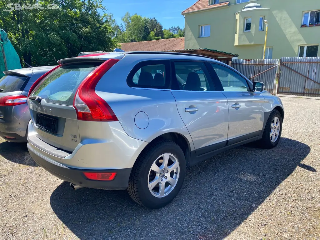 Volvo XC60 2.4D, 120 kW, manuál, r. 2010, nová STK - fotka 4