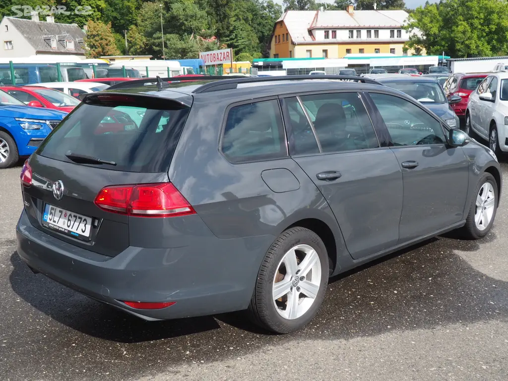 2014 Volkswagen Golf 2.0 TDI, 110 kW, Navi - fotka 4