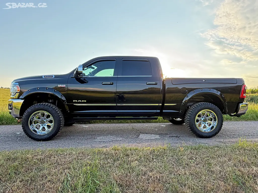 DODGE RAM 2500 6.4 LIMITED 4x4 - RAMBOX LIFT LED - fotka 2