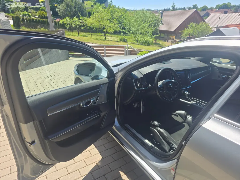 Volvo V90 D5 AWD R-Design - fotka 5