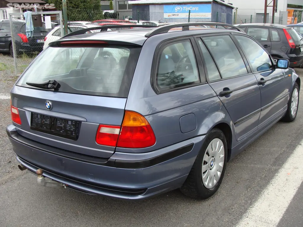 BMW Řada 3, 318i, bez koroze - fotka 6