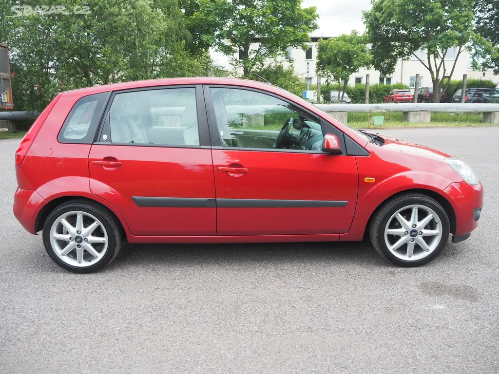 Ford Fiesta 1.4 GHIA INDIVIDUAL, 1 majitel - fotka 4