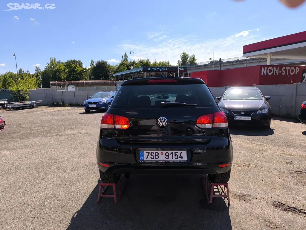 Volkswagen Golf, 1.6 TDi Match,AAC,PDC,1majitel - fotka 6