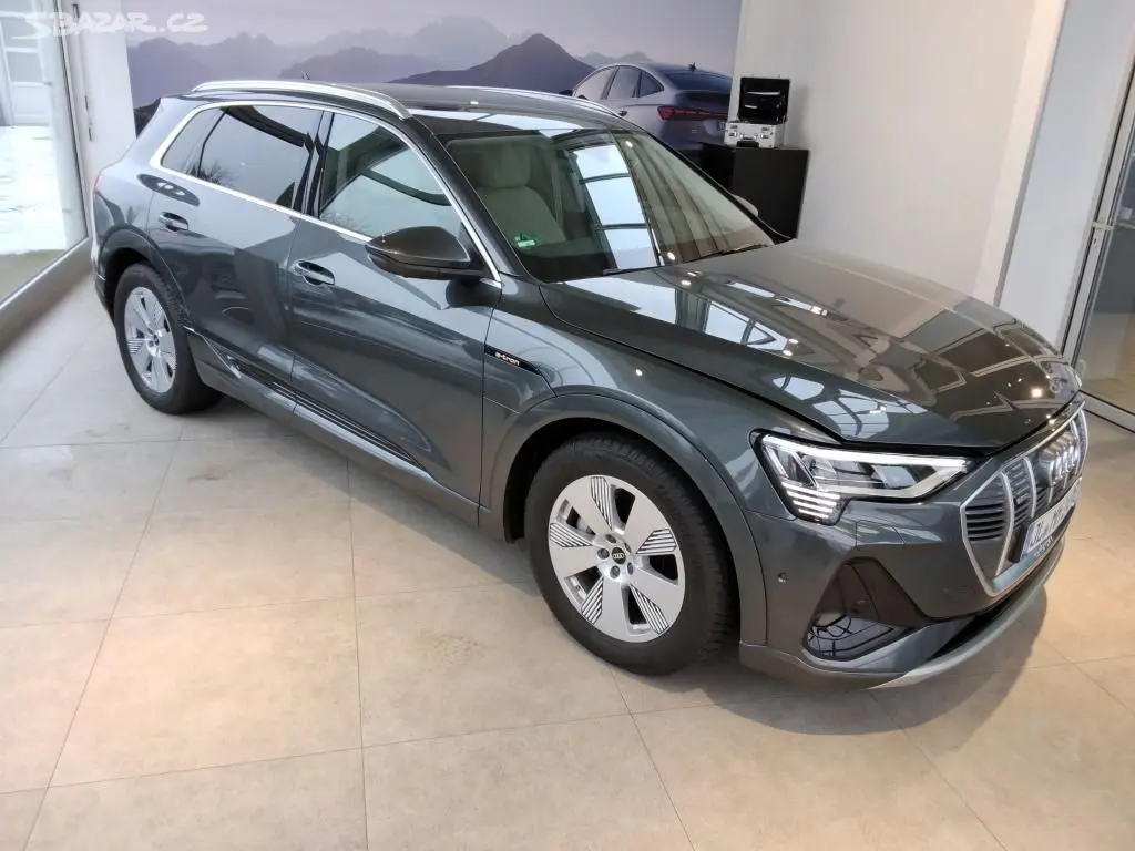Audi e-tron, 55 300kW S-line DigiLED NV Taž - fotka 3