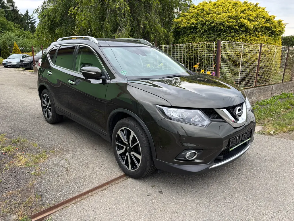 Nissan X-Trail 1.6 benzín - fotka 2