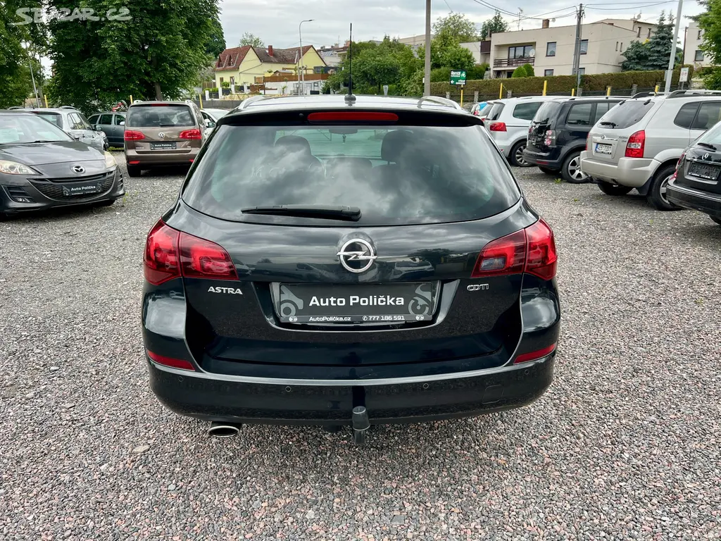 Opel Astra 2.0d 121 kW Xenon,Webasto,Servis,Stav - fotka 6