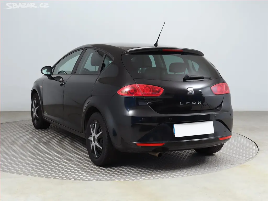 Seat Leon, 1.2 TSI, Automatická klima - fotka 4