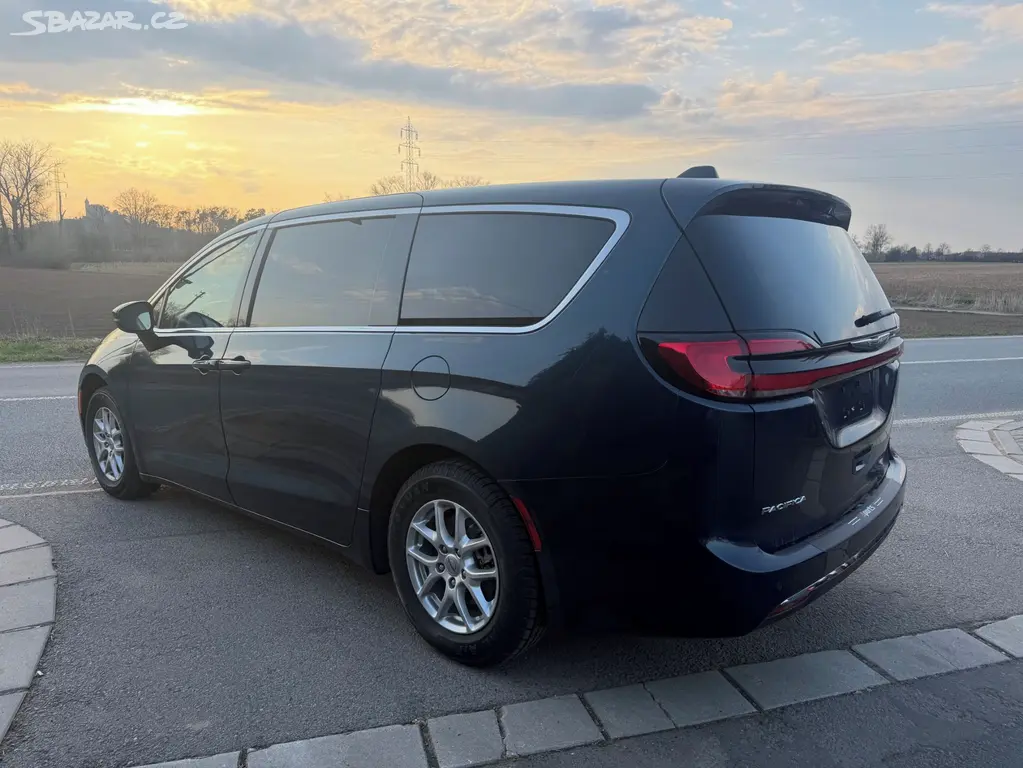 Chrysler Pacifica 3,6 Pentastar Radar RU 2023 DPH - fotka 3