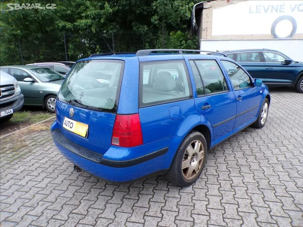 Volkswagen Golf 2,0 i TAŽNÉ ZAŘÍZENÍ - fotka 4