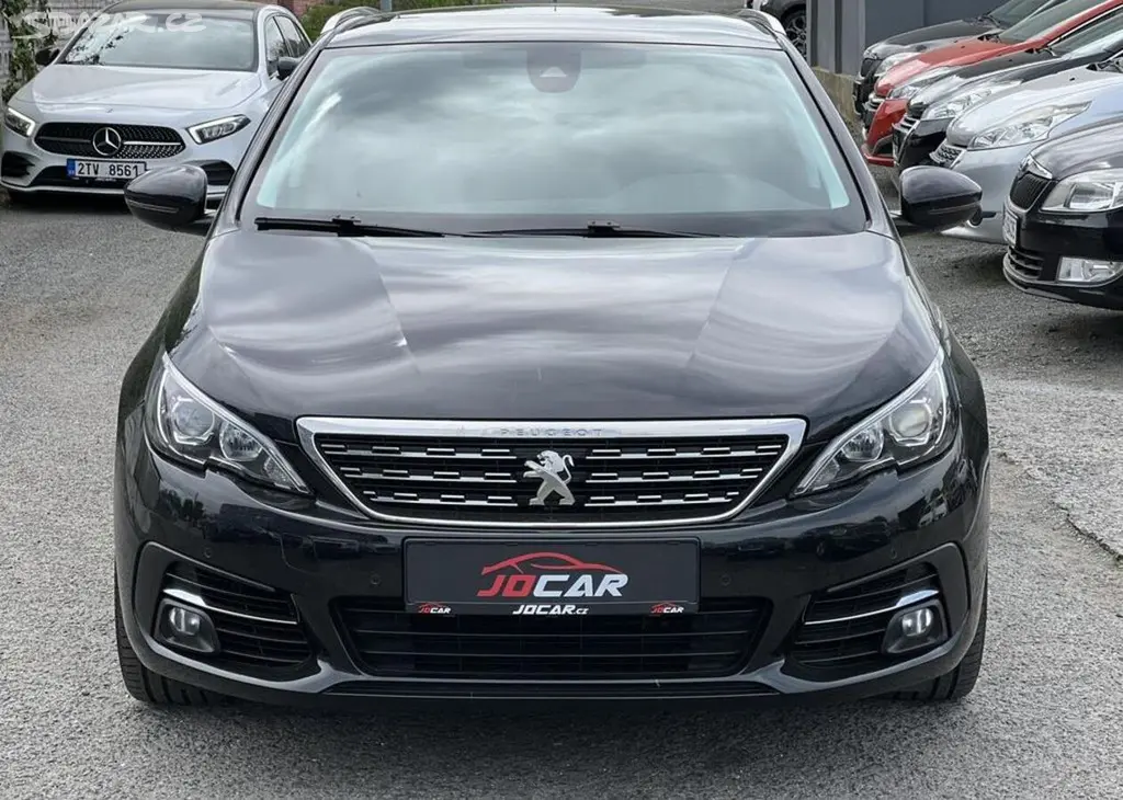 Peugeot 308 1.6HDi NAVI KLIMA TAŽNÉ ALU manuální - fotka 2