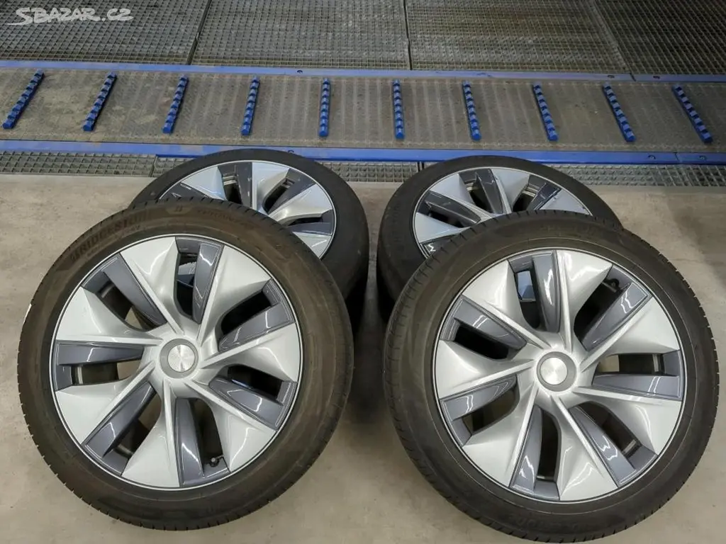 Tesla Model Y, LONG RANGE DUAL MOTOR TZ 90,0% - fotka 5