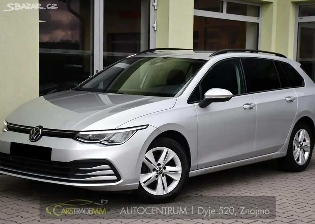 Volkswagen Golf 1.5eTSi DSG LIFE ČR 1.MAJ 110 kw