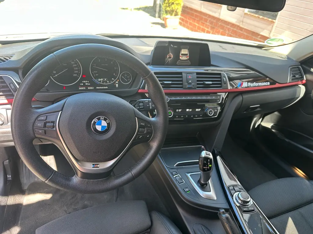 BMW F31 2.0d, 140kw, automat 8ZF, X Drive, R.v2017 - fotka 6