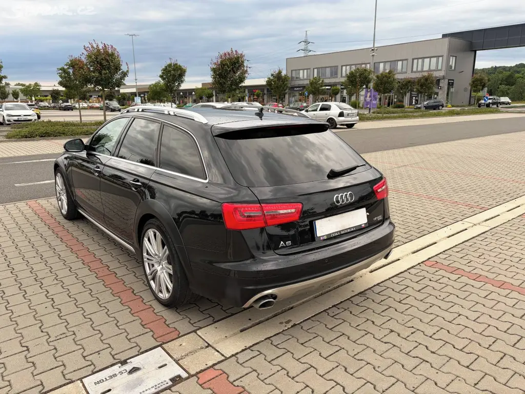 Audi A6 Allroad 3.0 TDi 230kw 4x4 TZ serviska - fotka 5