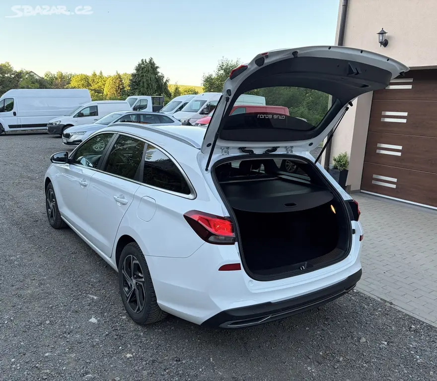 Hyundai i30, Smart.Kombi 1.6CRDI. 80 tis.km - fotka 6