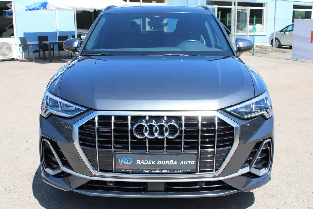 Audi Q3 2,0 TFSI DPH,A/T,4x4,S-LINE,2021 - fotka 2
