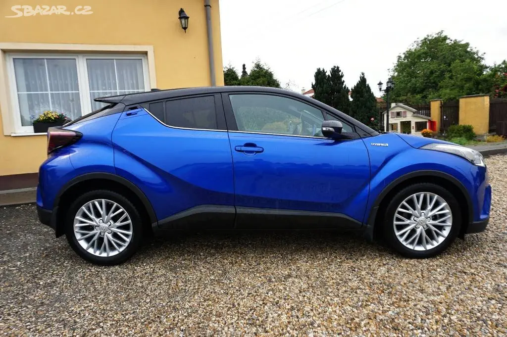 Toyota C-HR, ACTIVE 1,8 HYBRID 72 kW - fotka 3