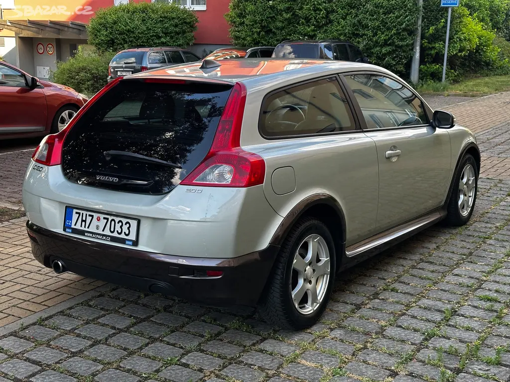 Volvo C30 2.0D 100kW Summum Bi-xenony Kůže ALU - fotka 5