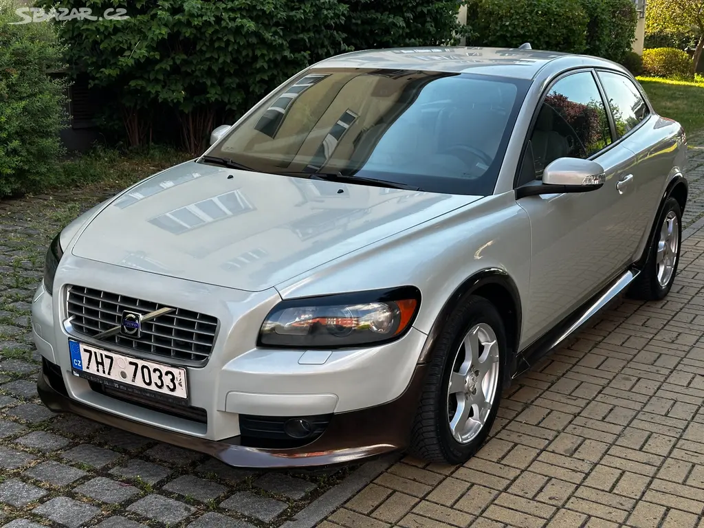 Volvo C30 2.0D 100kW Summum Bi-xenony Kůže ALU