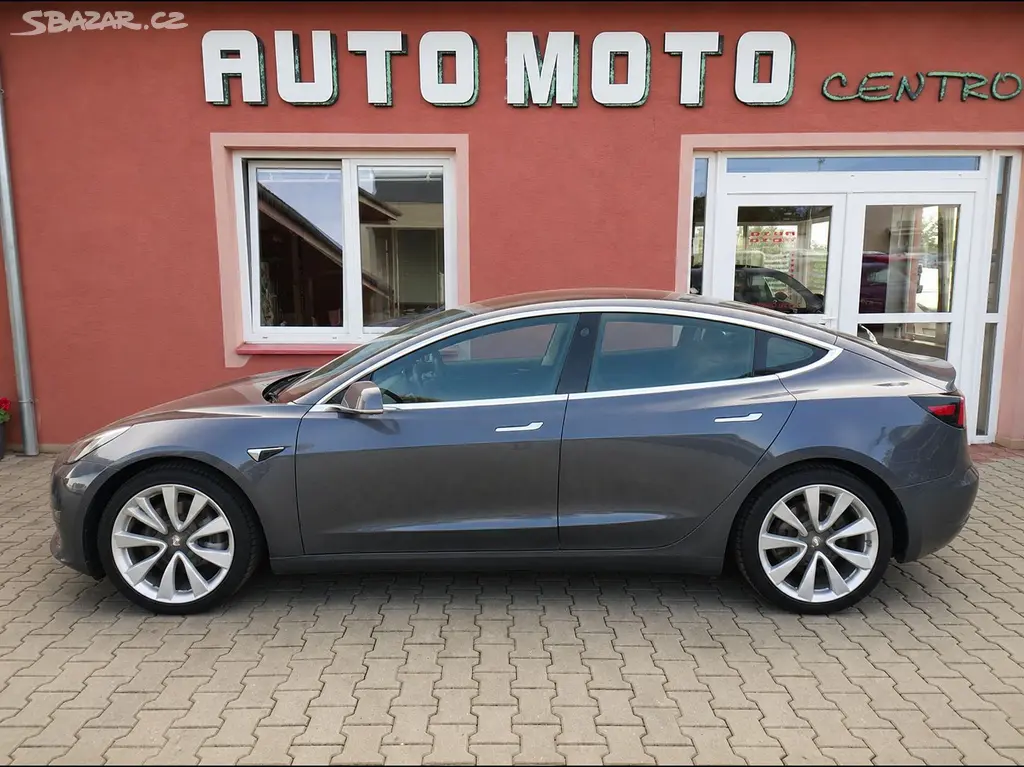 Tesla Model 3, Long Range Dual Motor 340 kW S - fotka 2