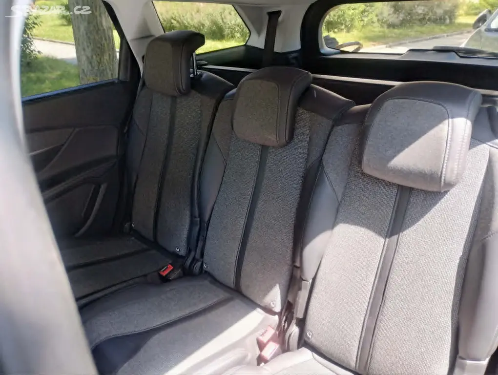 Peugeot 5008 1.2 Allure+NOVÉ ROZVODY+TAŽNÉ - fotka 6