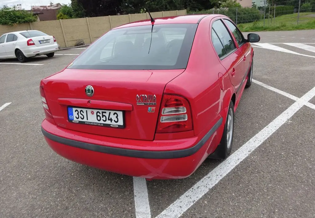 Škoda Octavia 1.6i r.v.2009 (75 kw) Koupeno v ČR - fotka 4