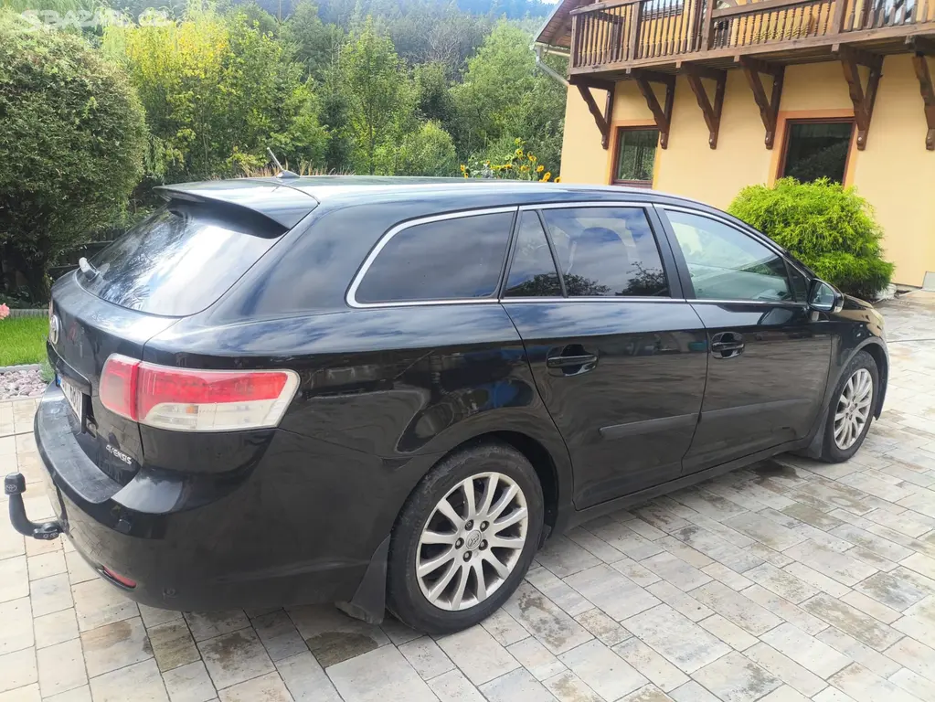 Toyota Avensis 2.2 D4D 110kw - fotka 5