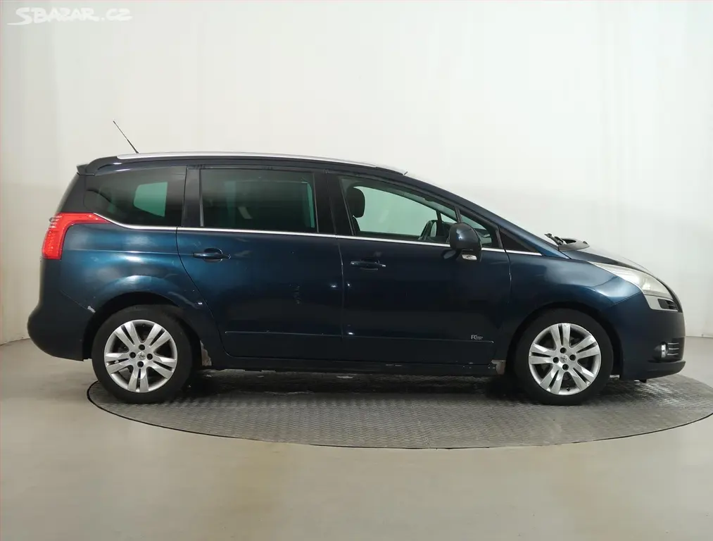 Peugeot 5008, 2.0 HDI, Automatická klima - fotka 6