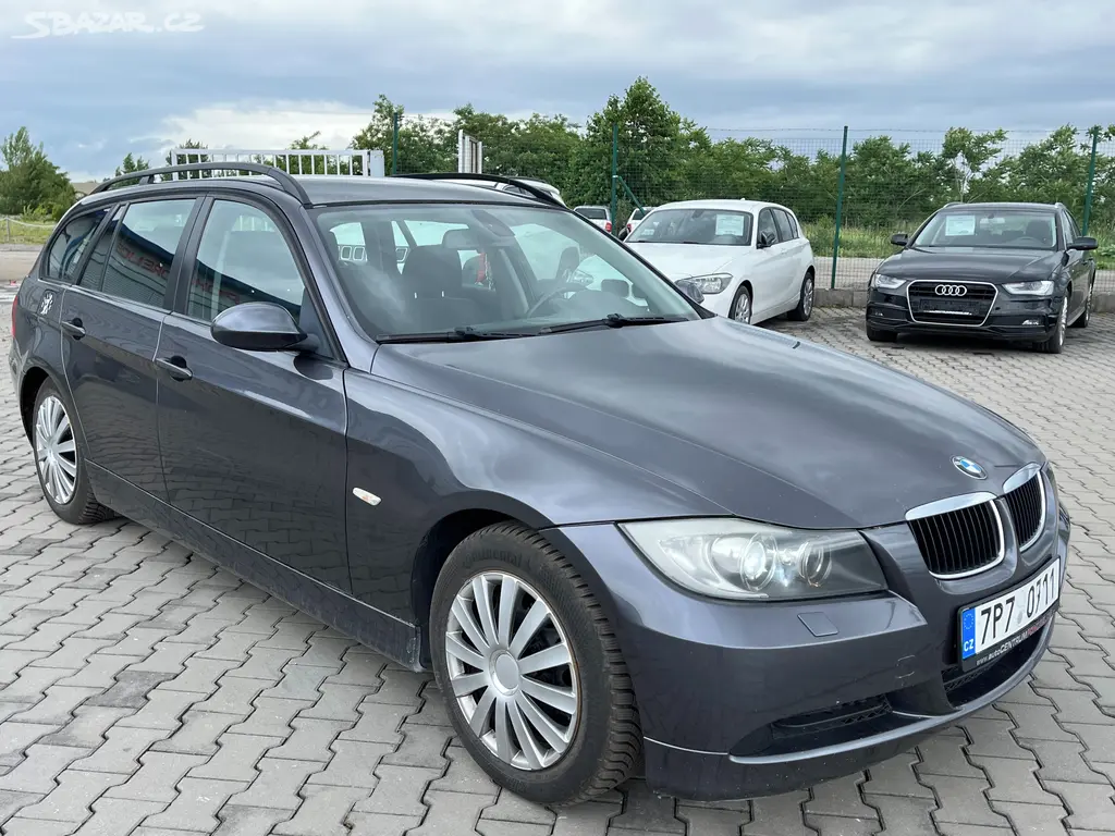 BMW Řada 3, 320i*110KW*Výhřev* - fotka 3