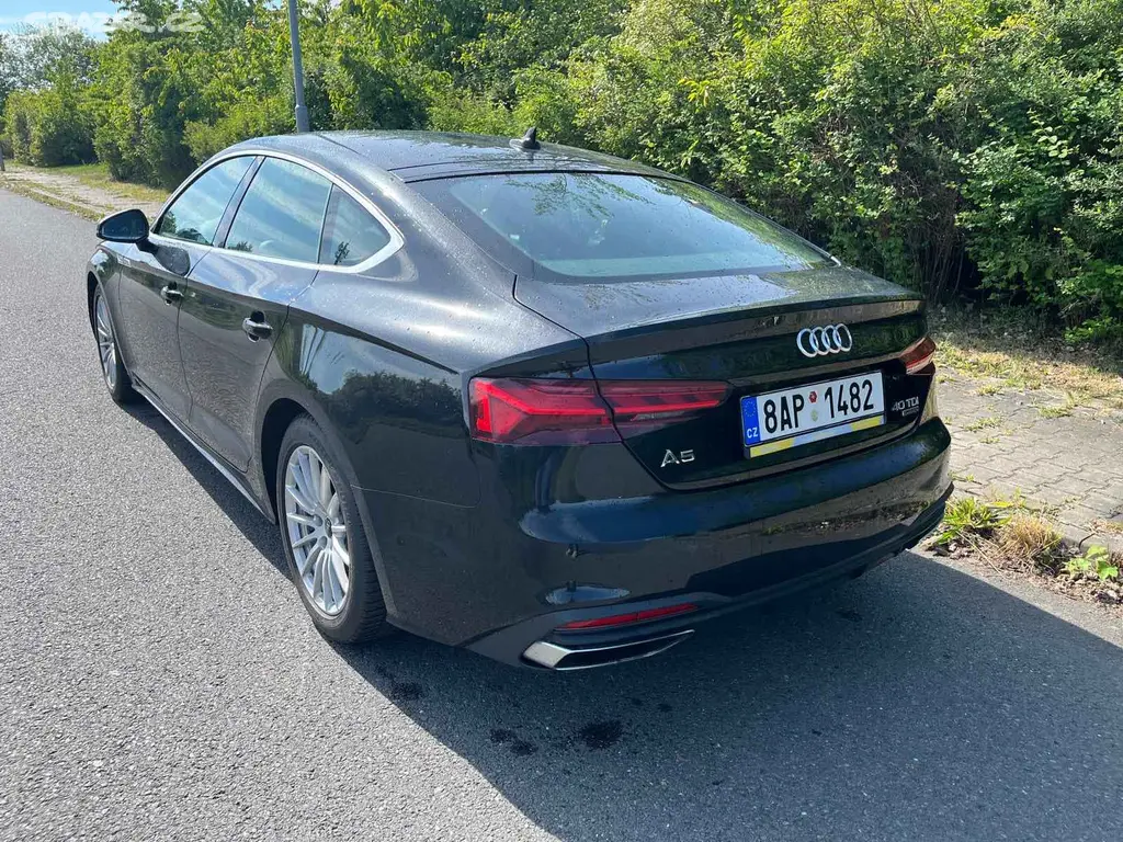 Audi A5 2.0 40 Tdi Quatro S Tronic ČR - fotka 2