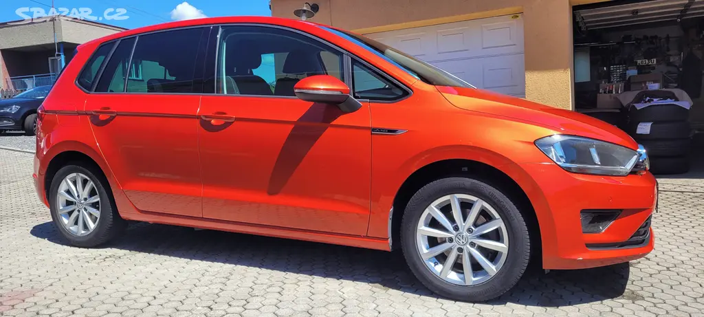 VW Golf Sportsvan 1,2TSi 81kW benzín "Lounge" - fotka 3