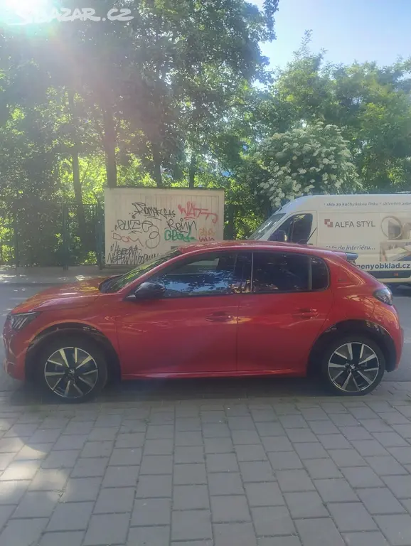 Peugeot e208 - fotka 5