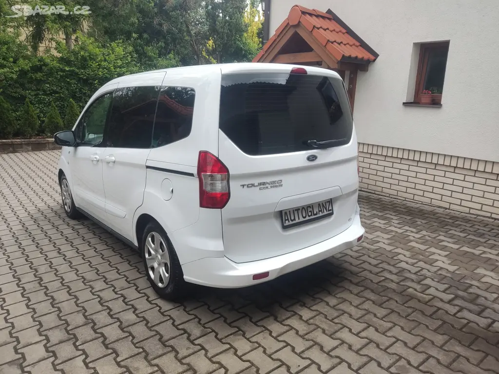 Ford Tourneo Courier 1.5 TDCi 55 kW diesel 12/2016 - fotka 5