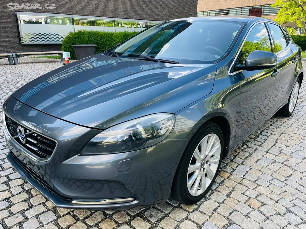 Volvo V40, 2.0D3 5VÁLEC MANUÁL SERVISKA - fotka 5