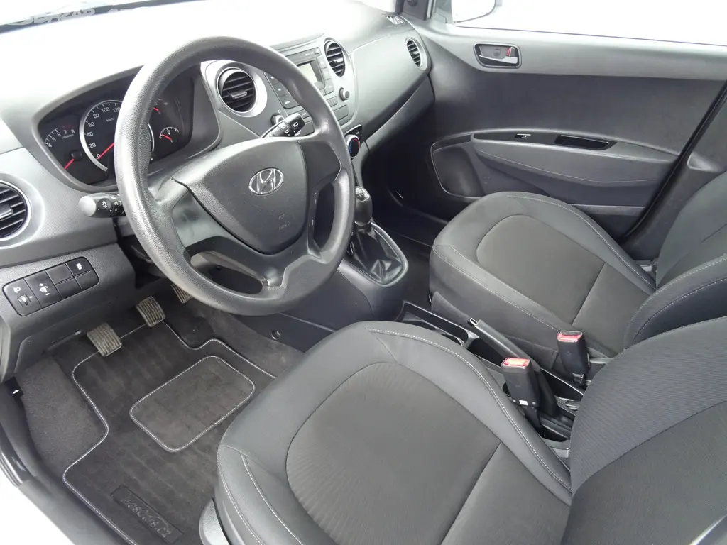 Hyundai i10 1.0i,NovéČR,S.kniha - fotka 6