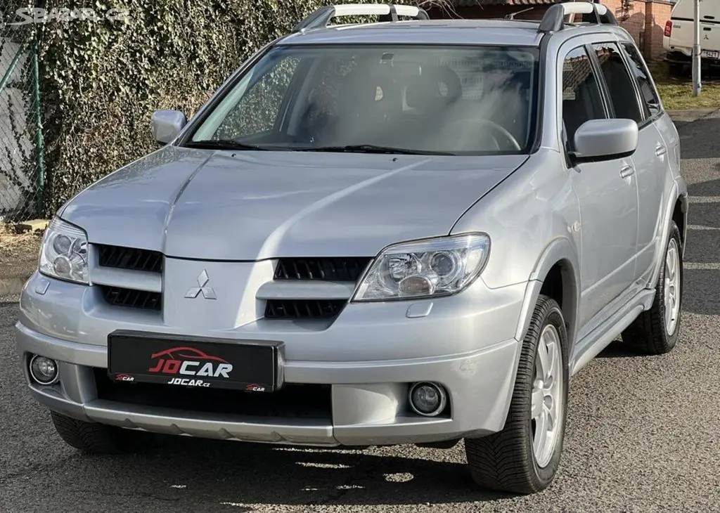 Mitsubishi Outlander Navigator 2.0i 4x4 KLIMA ALU