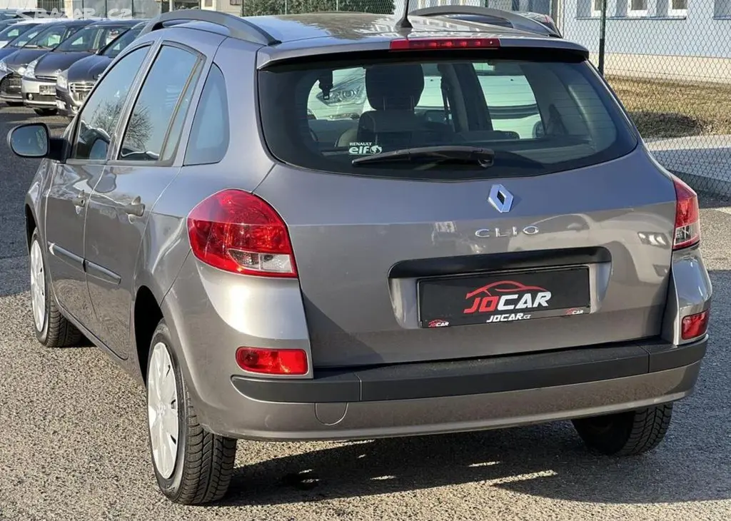 Renault Clio 1.2i 55kw ABS KOUPENO V ČR manuální - fotka 5