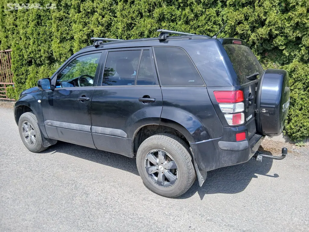 Suzuki grand vitara 2.0i - fotka 2