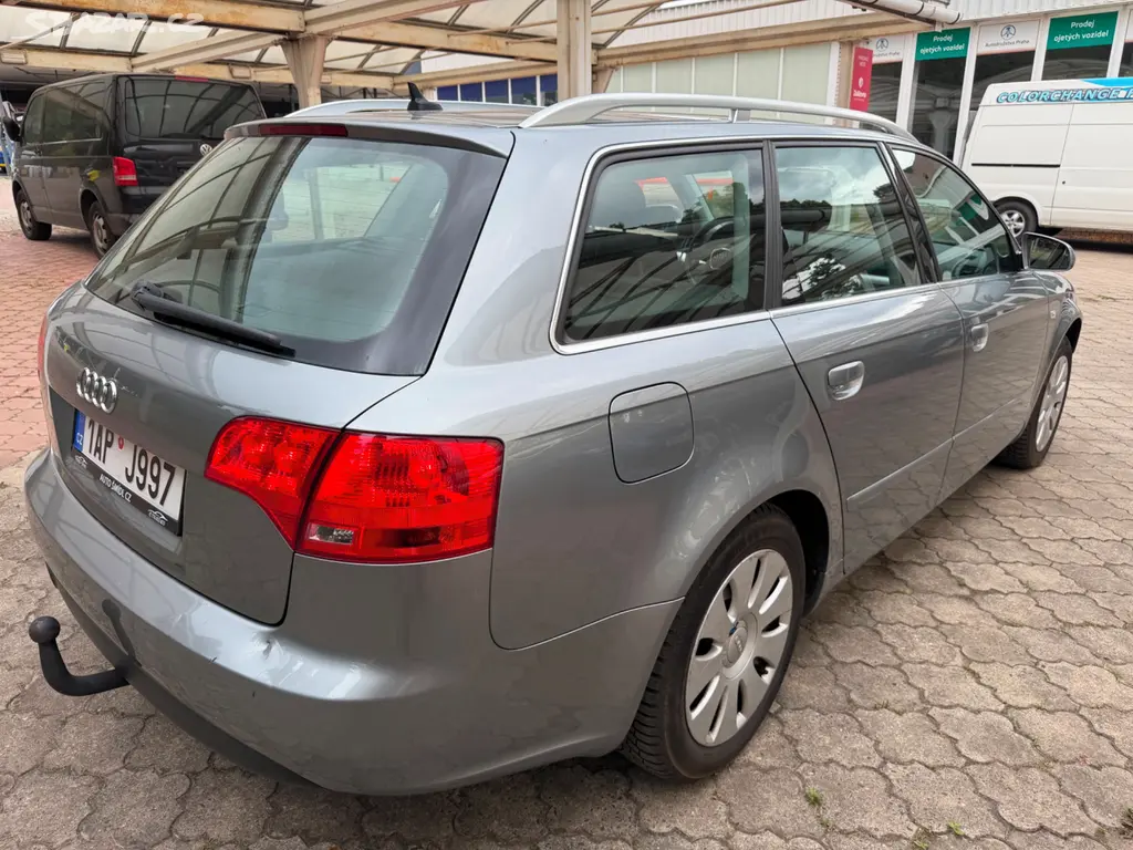 Audi A4 Avant 2,0 TDi 103 kW - fotka 4