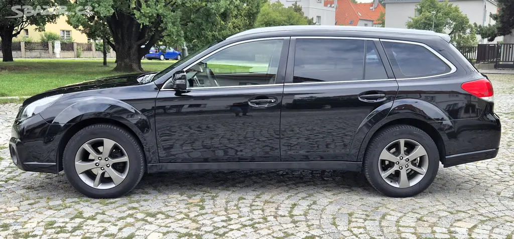 Subaru Outback BR, 2,5i 127kW Executive ČR 2.maj - fotka 2