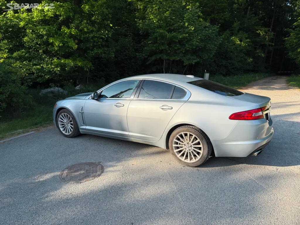 Jaguar XF 2.7D V6 - fotka 5
