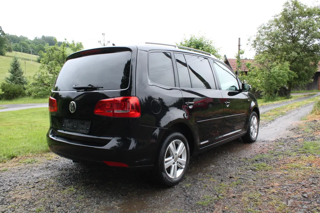 Volkswagen Touran 2.0 TDI MATCH,103 kW,Panorama - fotka 3