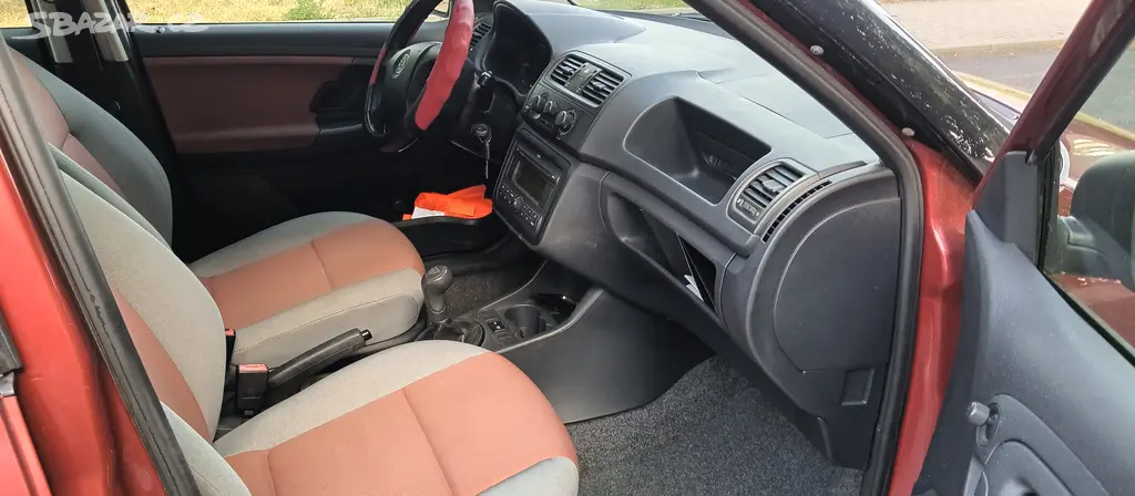 Škoda Fabia 2 1.2 HTP 44 kW - fotka 4