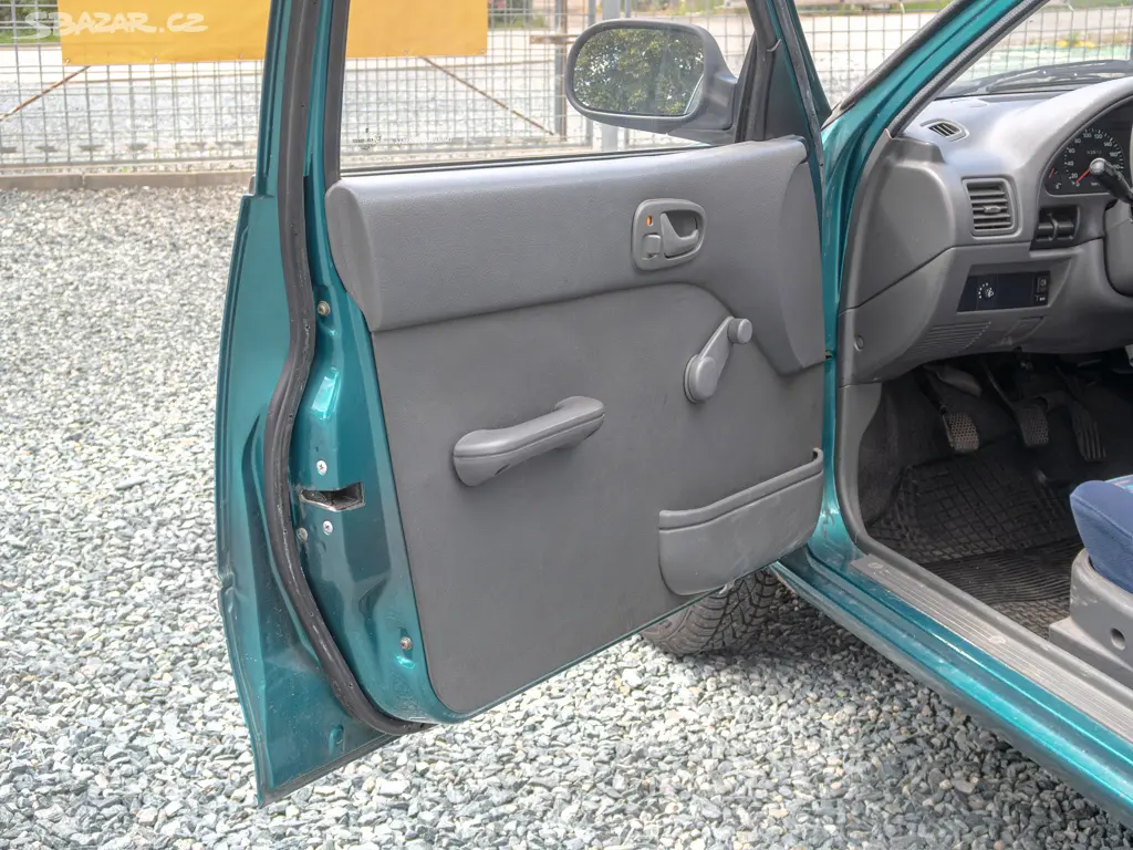 Suzuki Swift ČR 1.0i BEZ KOROZE! - fotka 3