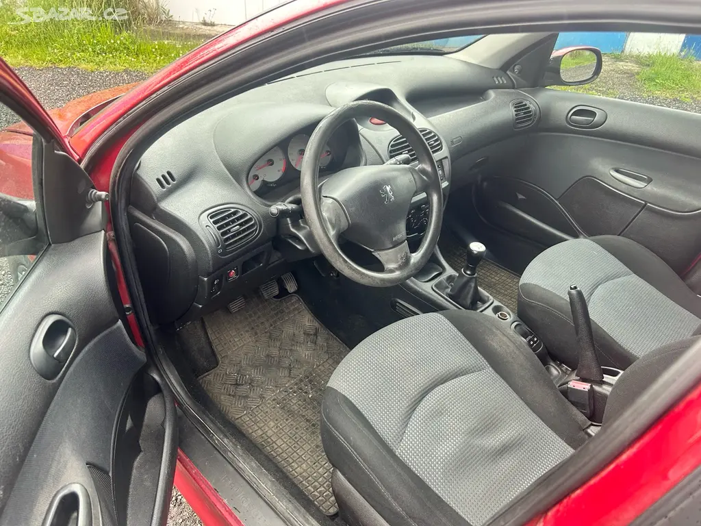 Peugeot 206 1.4hdi 50kw - fotka 2