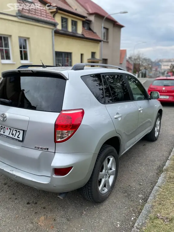 Toyota RAV4 2.2 D-4D - fotka 5