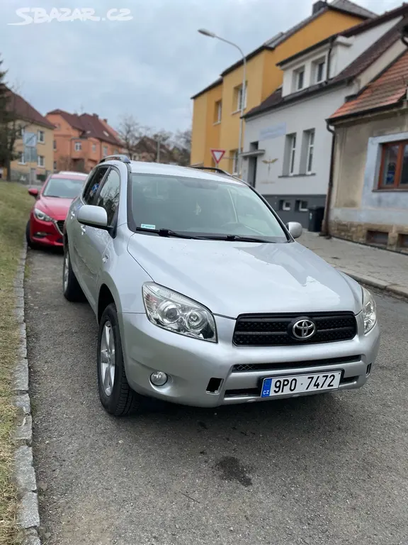 Toyota RAV4 2.2 D-4D - fotka 4