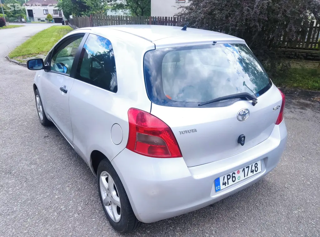 Toyota Yaris 1,O , 51 kw - fotka 4